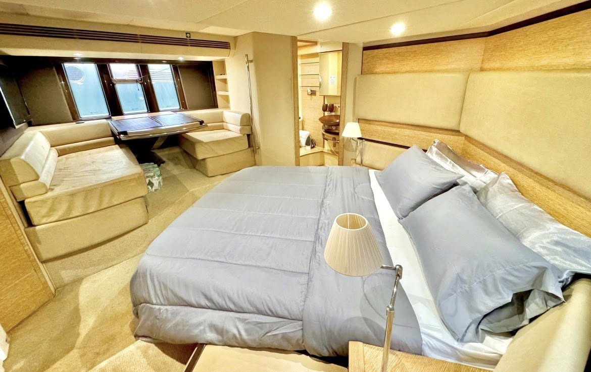2018 Azimut Flybridge 15