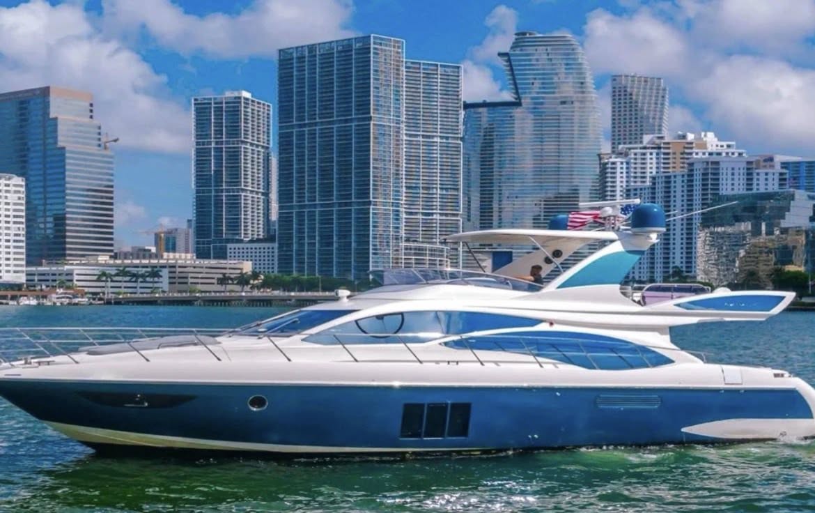 2018 Azimut Flybridge 2