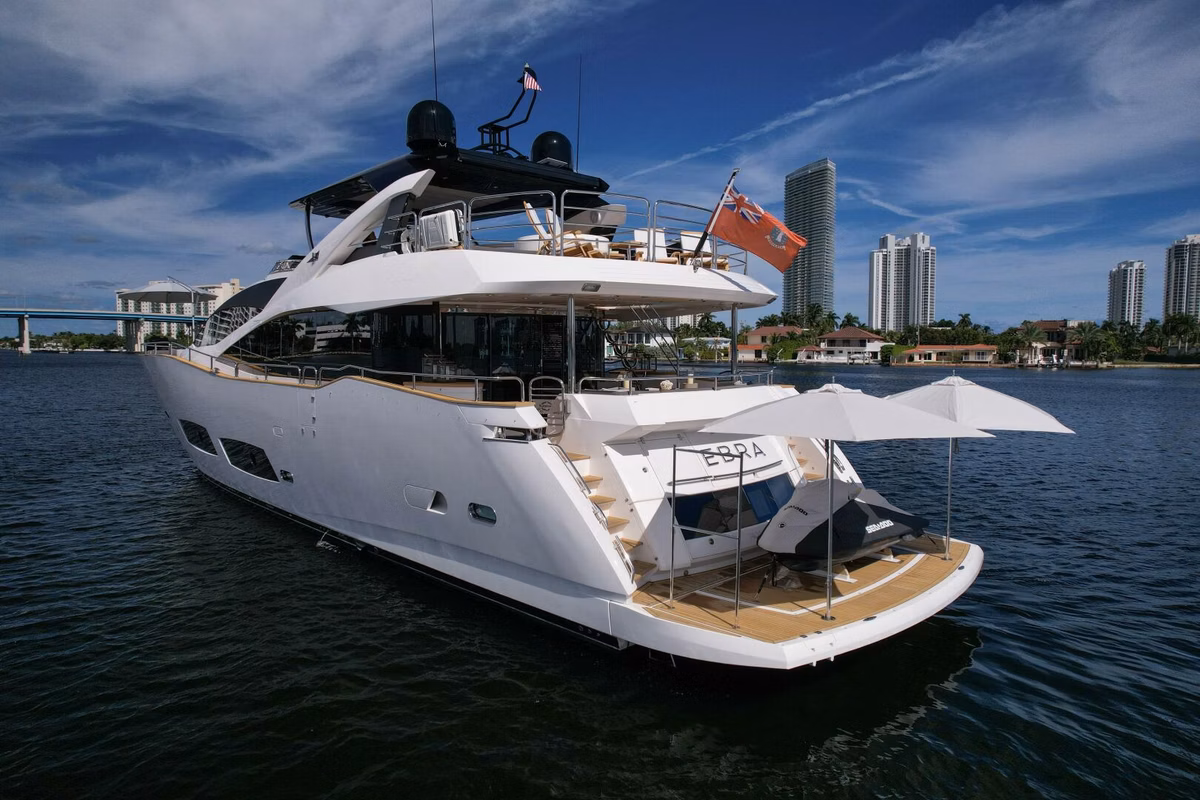 2015 Sunseeker 28M 13