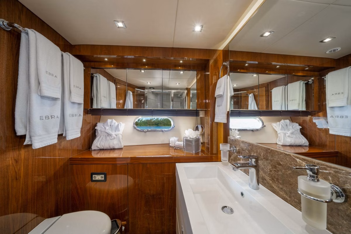 2015 Sunseeker 28M 20