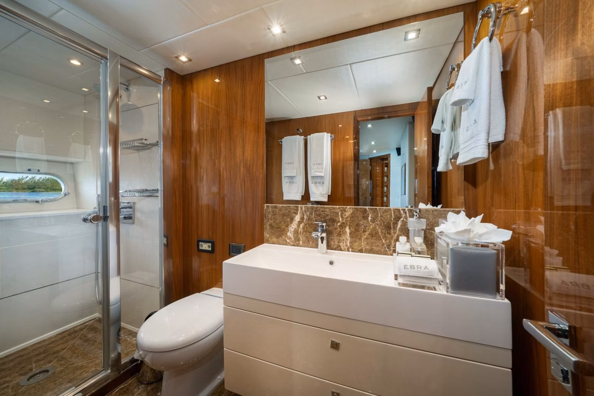 2015 Sunseeker 28M 22