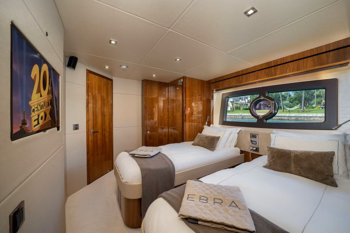 2015 Sunseeker 28M 24