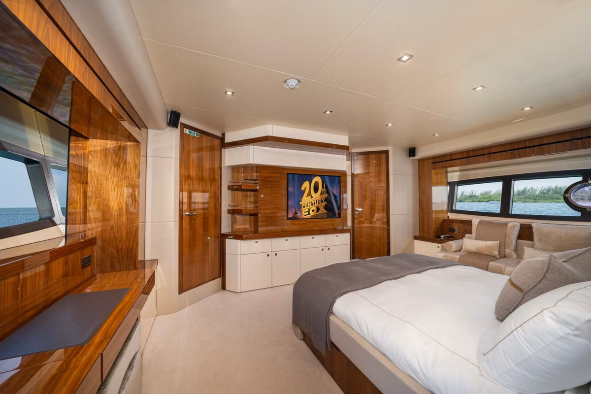 2015 Sunseeker 28M 28
