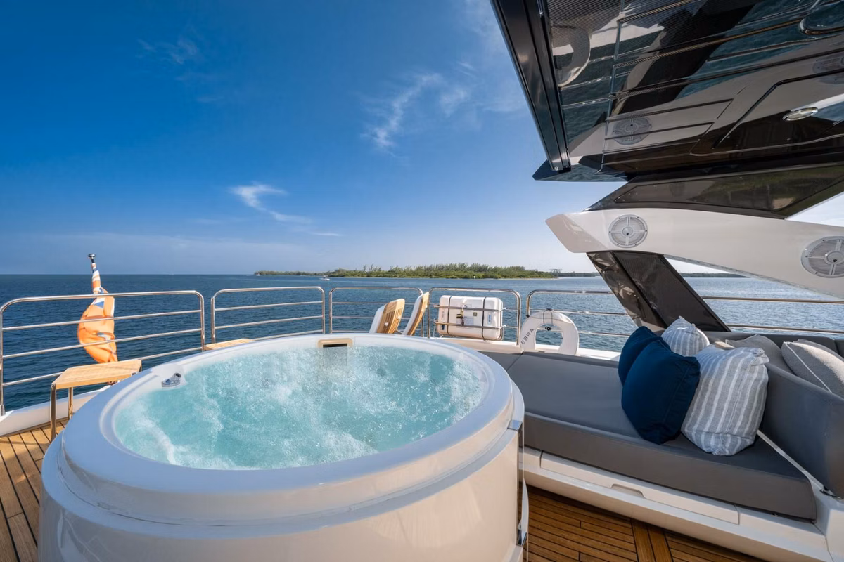 2015 Sunseeker 28M 31